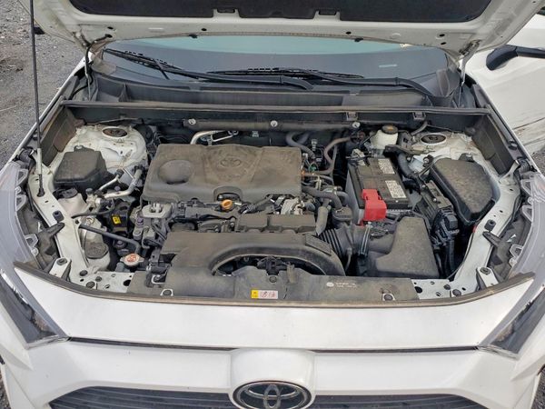 2021 TOYOTA RAV4 — Engine bay