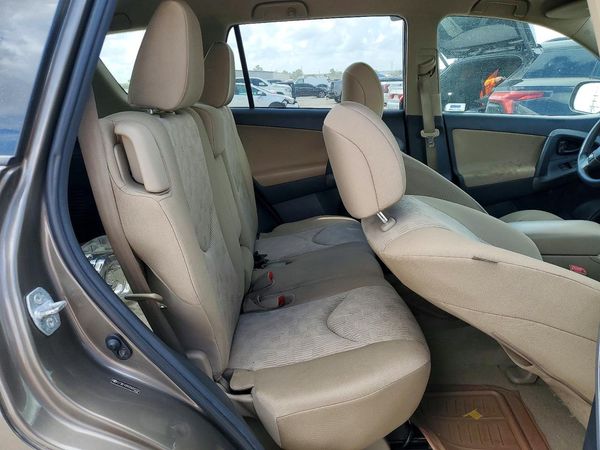 2012 TOYOTA RAV4 Standard