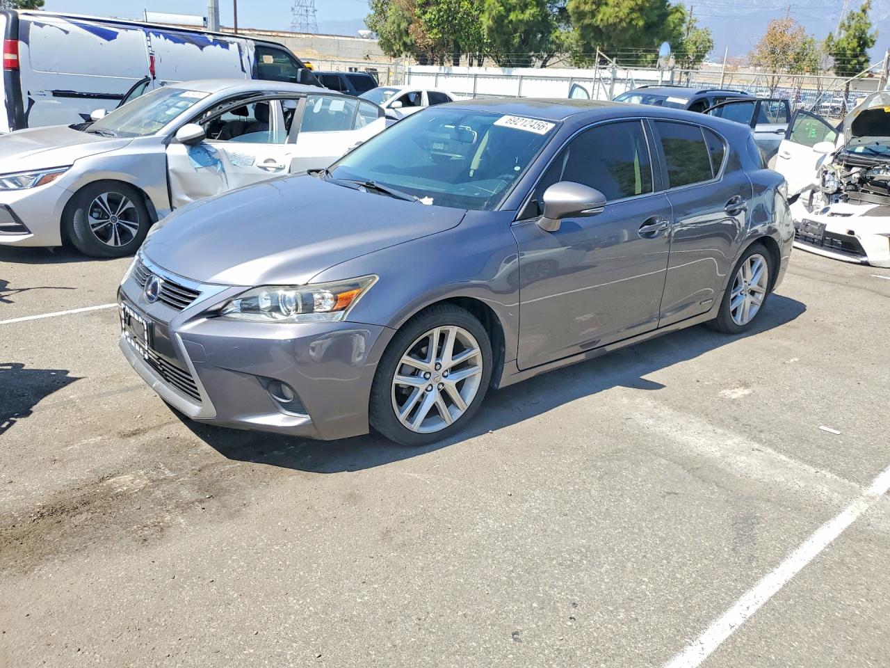 2014 LEXUS CT — Front 3/4
