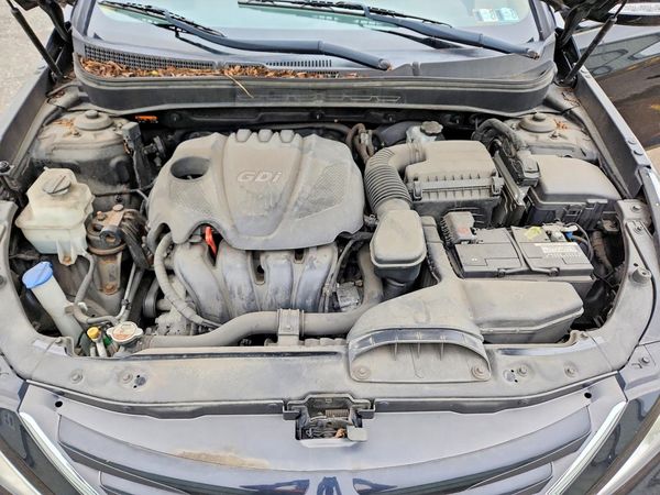 2014 HYUNDAI SONATA GLS/ GLS Popular — Engine bay