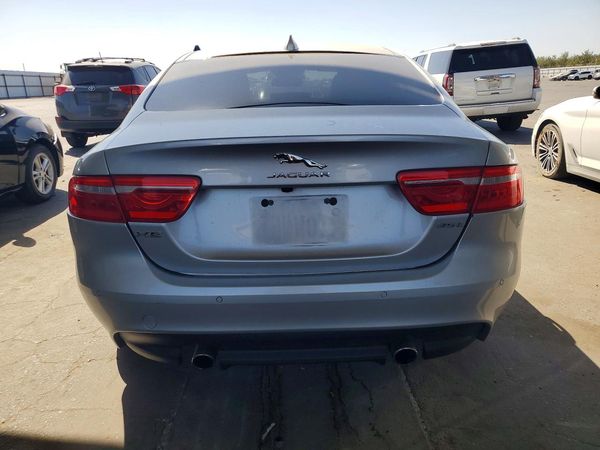 2017 JAGUAR XE Prestige — DIRR