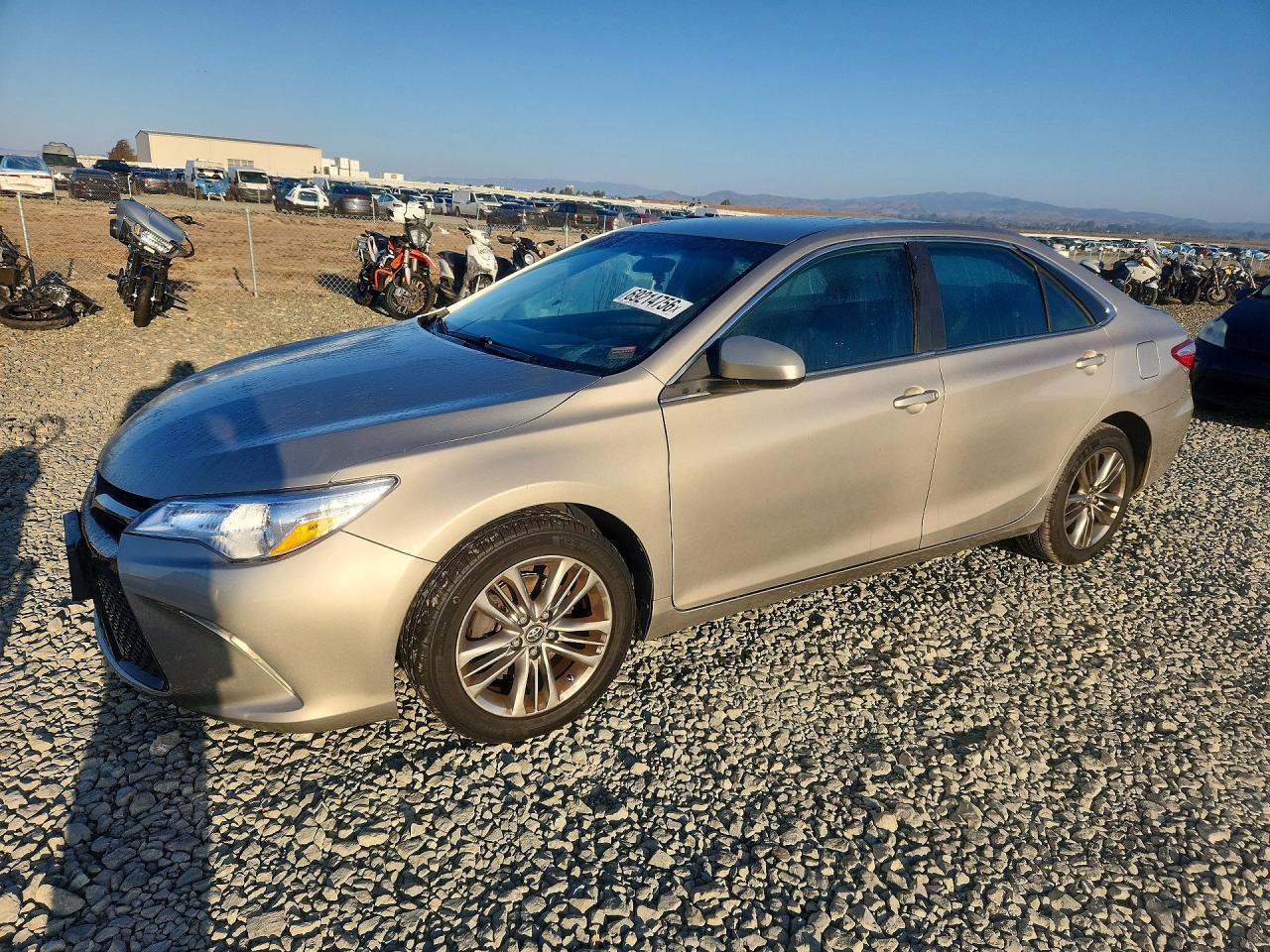 2016 TOYOTA CAMRY — Front 3/4