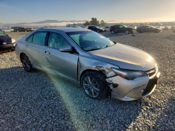 2016 TOYOTA CAMRY — Passenger 3/4