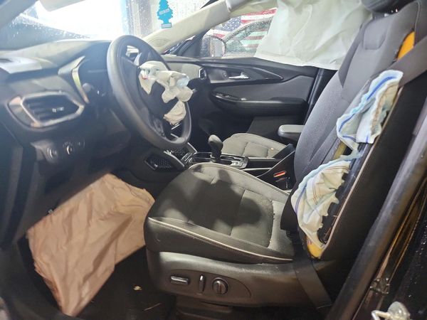 2022 CHEVROLET TRAILBLAZE LT — DENT