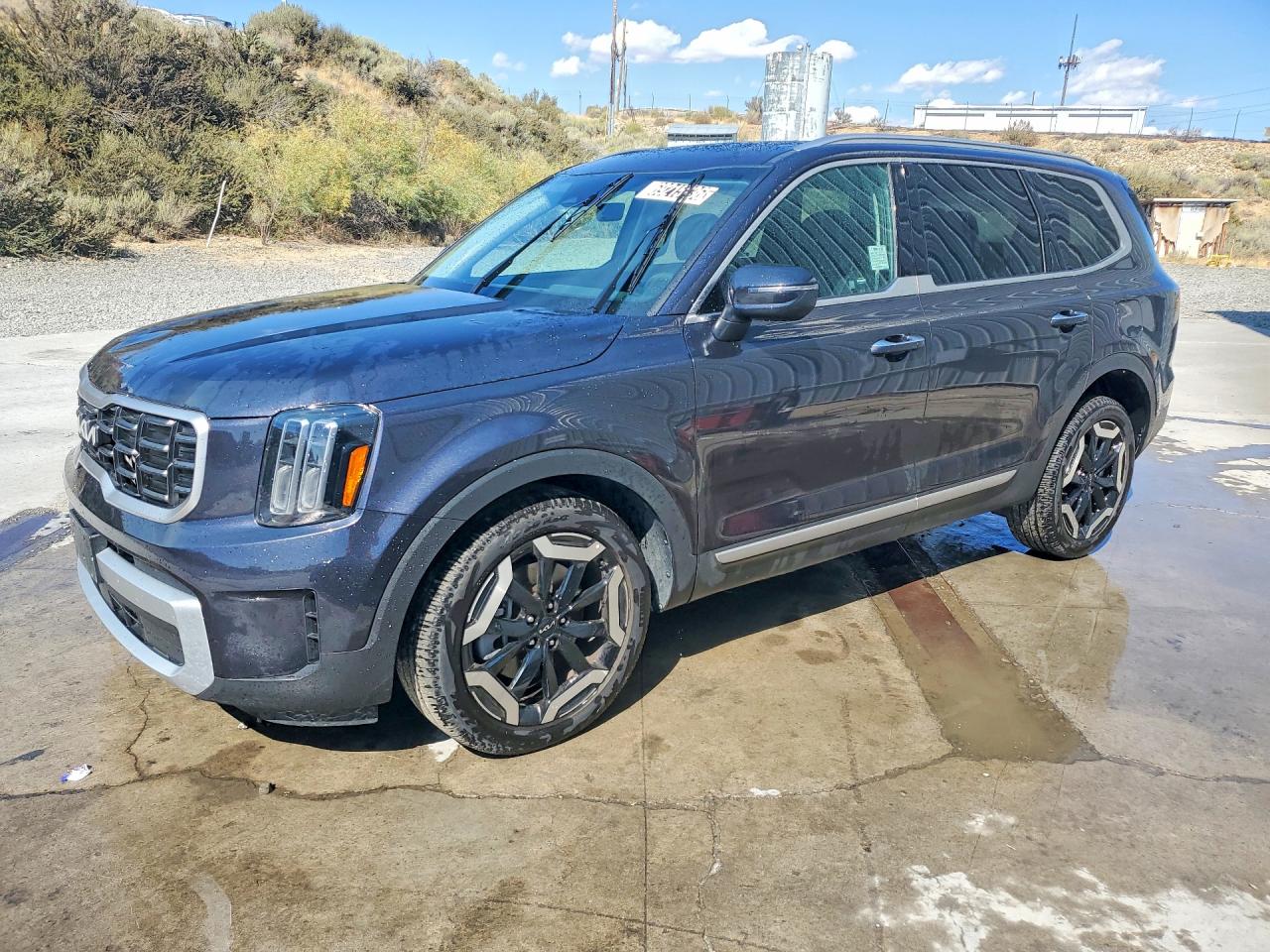 2025 KIA TELLURIDE S — Front 3/4