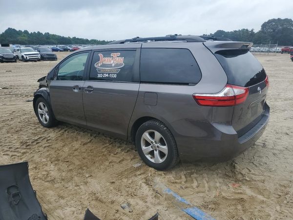2015 TOYOTA SIENNA