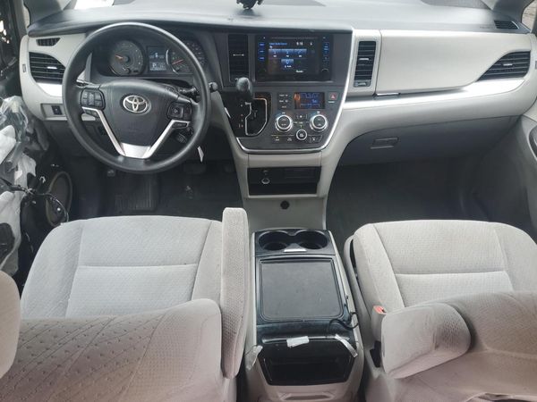 2015 TOYOTA SIENNA