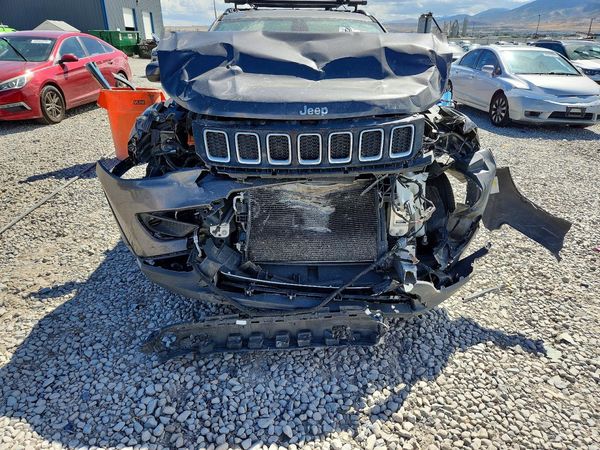 2018 JEEP COMPASS — Engine bay