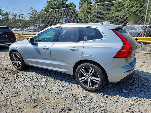 2018 VOLVO XC60 Momentum — DSRA