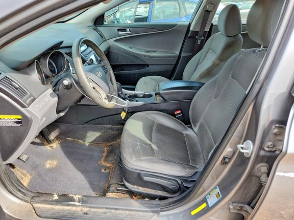 2012 HYUNDAI SONATA — DENT