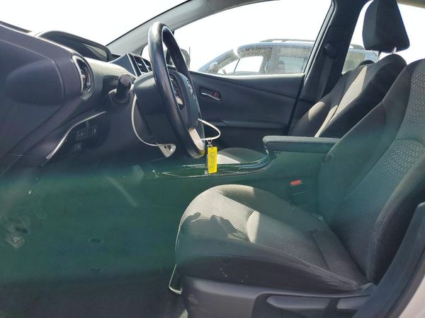 2018 TOYOTA PRIUS Plus/Premium/Advanced — DENT