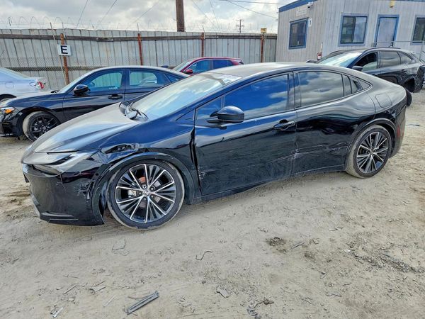 2026 TOYOTA PRIUS — Front 3/4