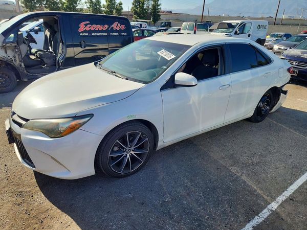 2015 TOYOTA CAMRY — DSFA — Front 3/4
