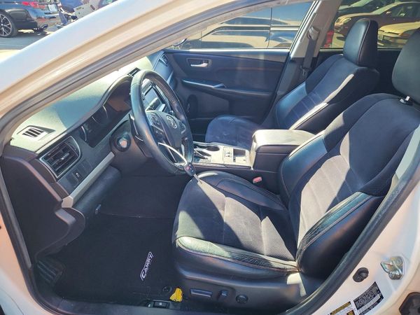 2015 TOYOTA CAMRY — DENT