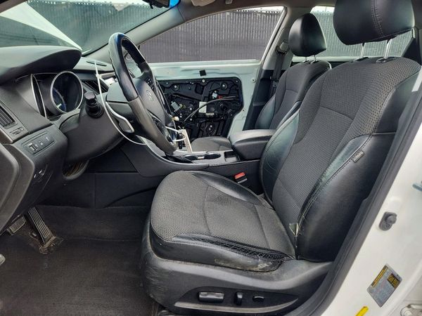 2012 HYUNDAI SONATA — DENT