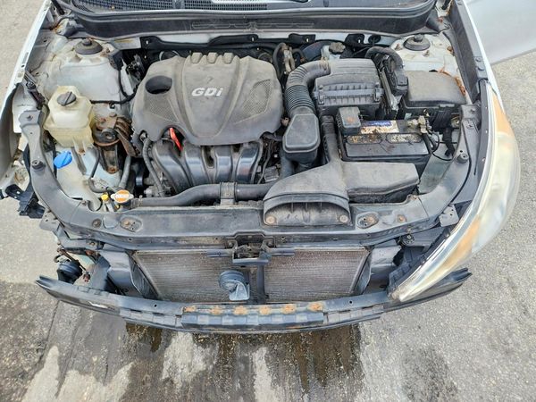 2012 HYUNDAI SONATA — Engine bay
