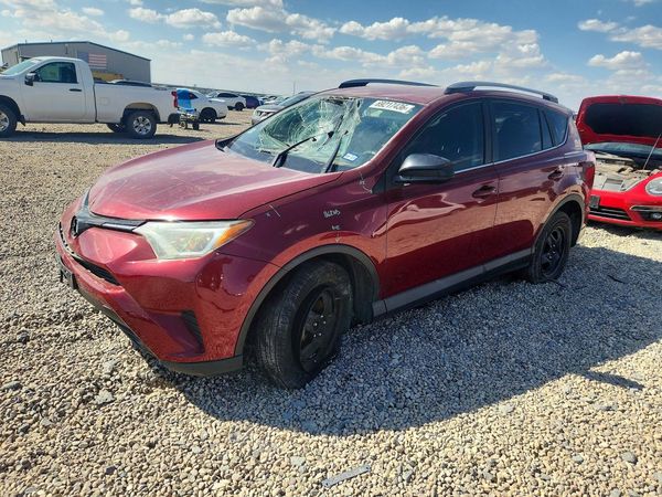 2018 TOYOTA RAV4 — Front 3/4