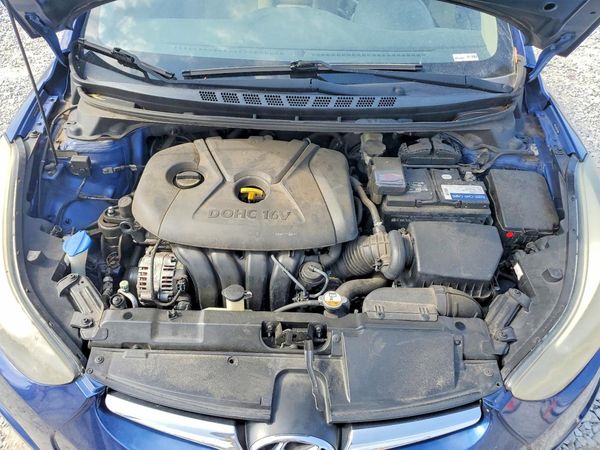 2016 HYUNDAI ELANTRA — Engine bay