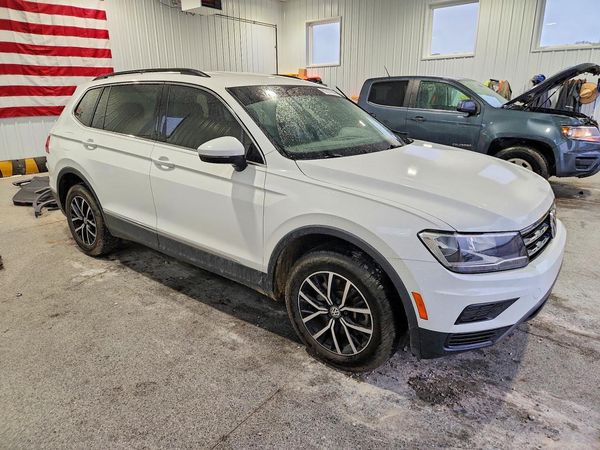 2021 VOLKSWAGEN TIGUAN — Passenger 3/4