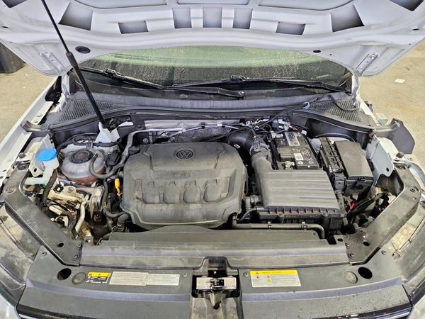 2021 VOLKSWAGEN TIGUAN — Engine bay