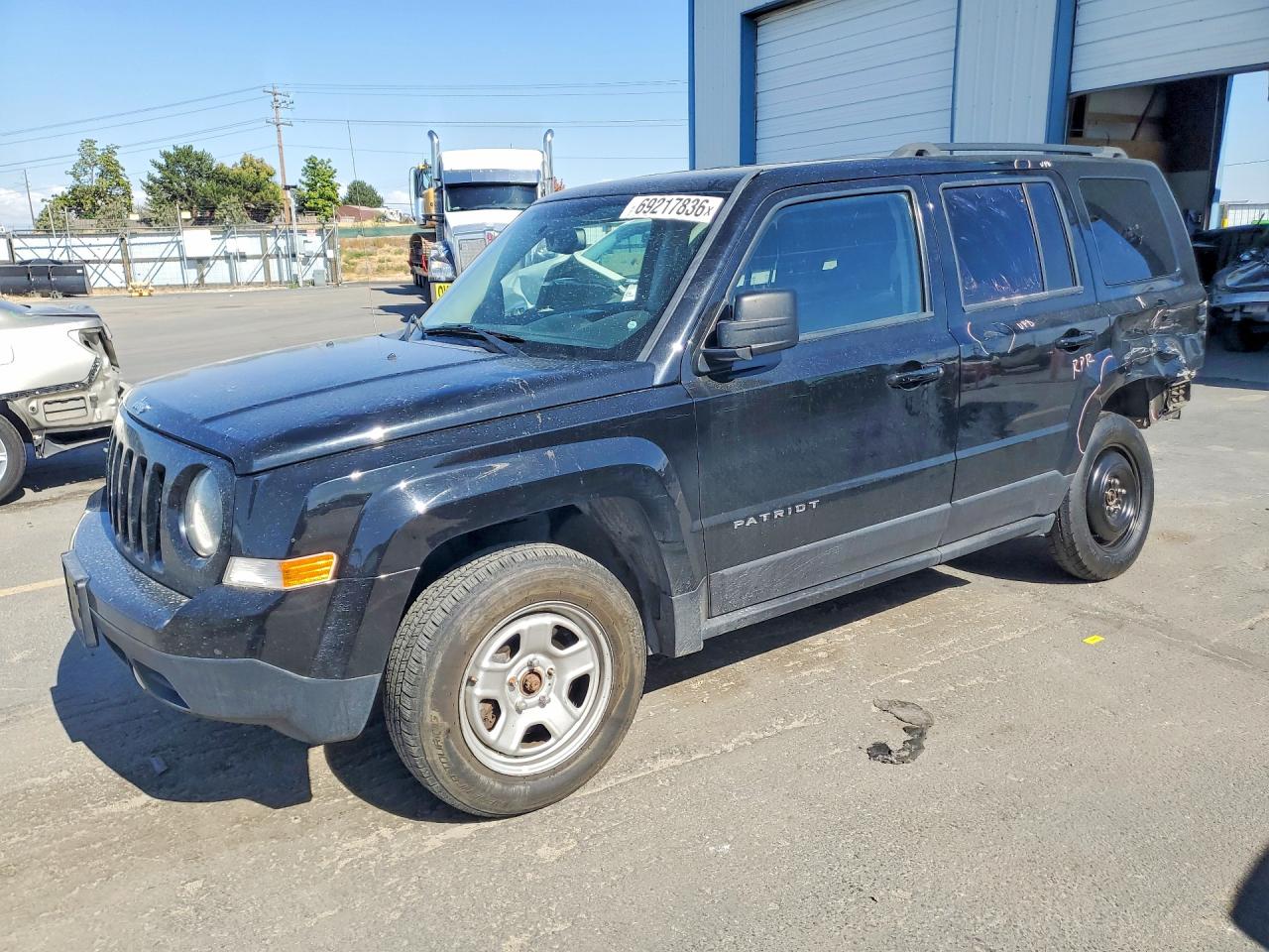 2017 JEEP PATRIOT — Front 3/4