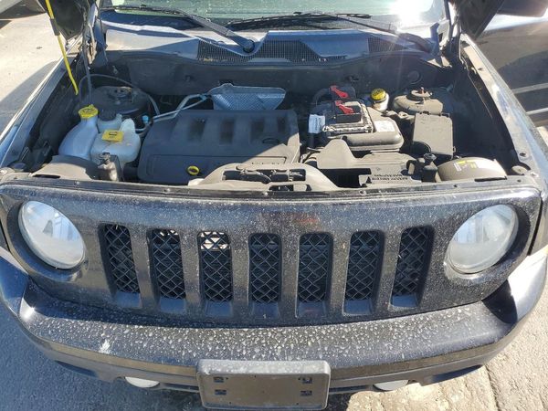 2017 JEEP PATRIOT — Engine bay
