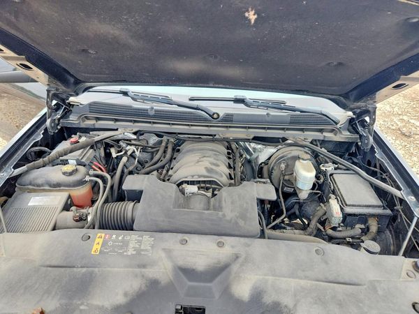 2018 CHEVROLET SILVERADO LT — Engine bay