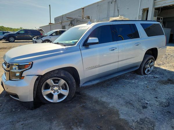 2016 CHEVROLET SUBURBAN — DSFA — Front 3/4