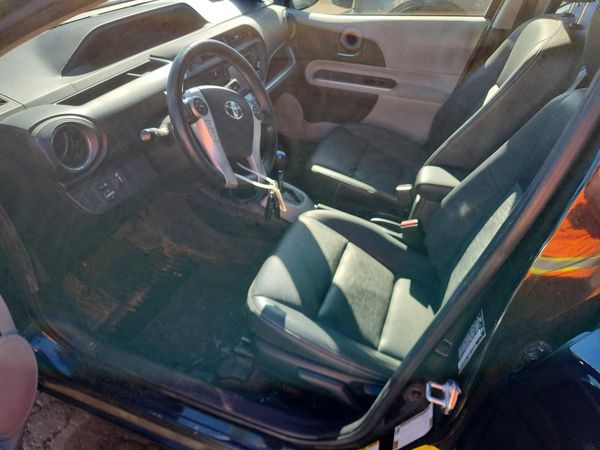 2014 TOYOTA PRIUS — DENT
