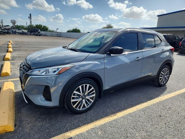 2024 NISSAN KICKS