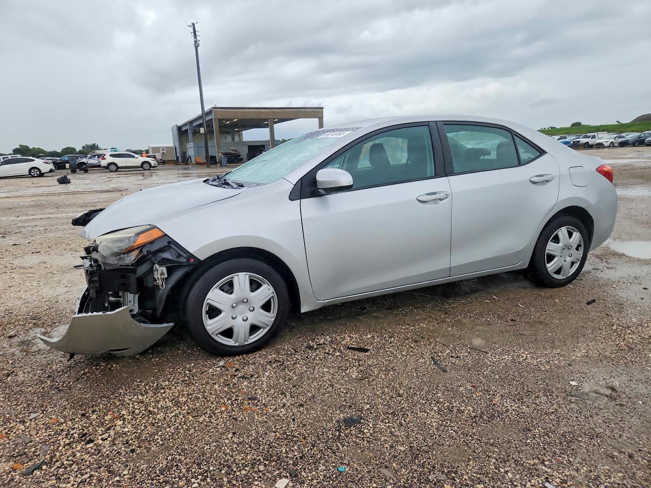 2019 TOYOTA COROLLA L/LE/SE/XLE/XSE — Front 3/4