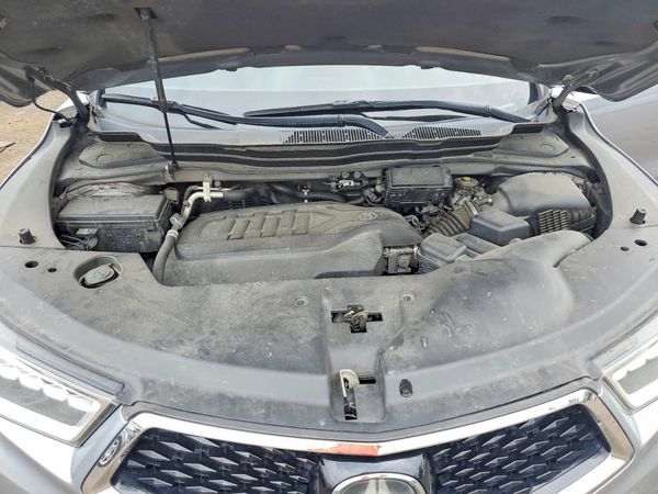 2017 ACURA MDX SH-AWD (Advance Ent) — Engine bay