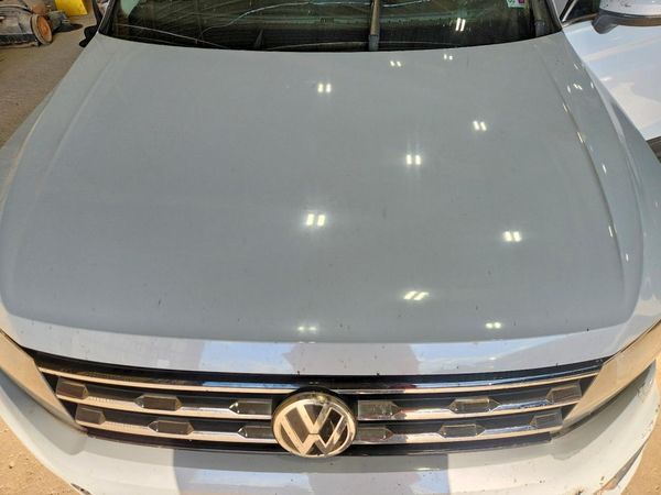 2019 VOLKSWAGEN TIGUAN — Engine bay