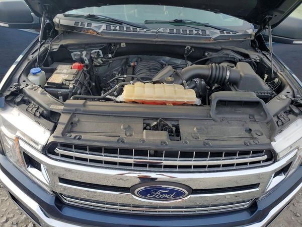 2018 FORD F150 — Engine bay