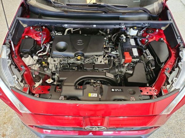 2020 TOYOTA RAV4 — Engine bay
