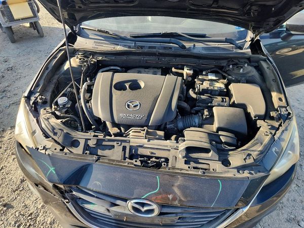 2014 MAZDA 3 Grand Touring/GT — Engine bay
