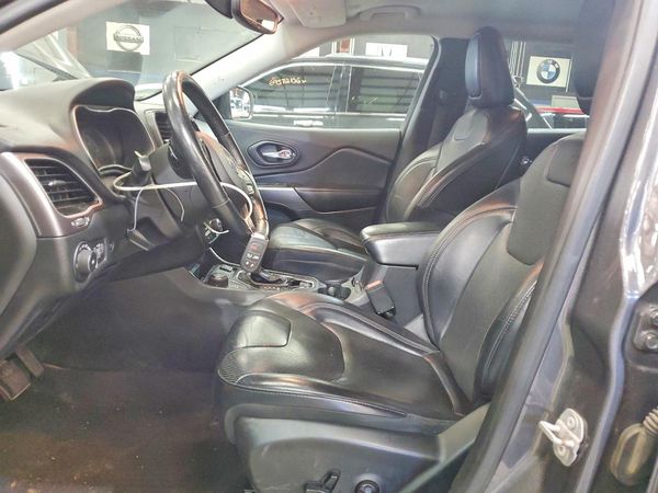 2019 JEEP CHEROKEE — DENT