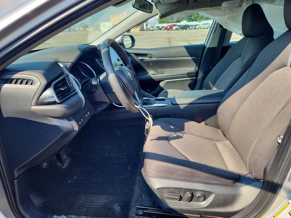 2022 TOYOTA CAMRY LE — DENT