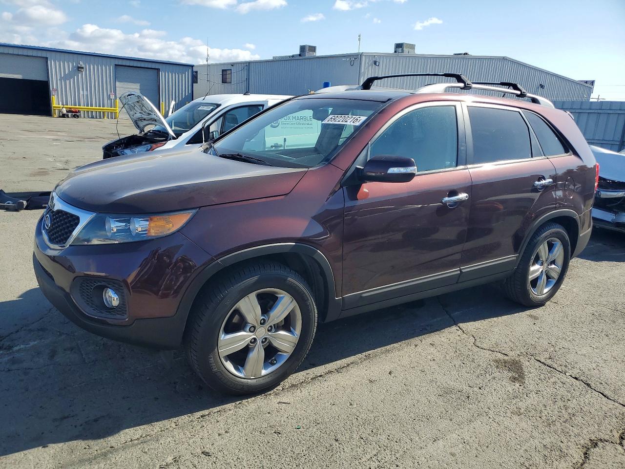 2013 KIA SORENTO EX — Front 3/4
