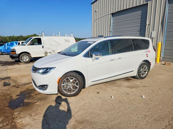 2018 CHRYSLER PACIFICA — DSFA — Front 3/4