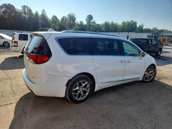 2018 CHRYSLER PACIFICA Limited — PSRA