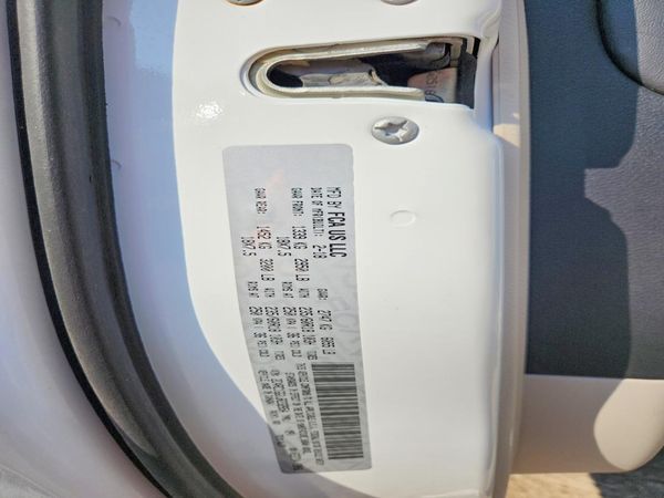 2018 CHRYSLER PACIFICA Limited — VINS