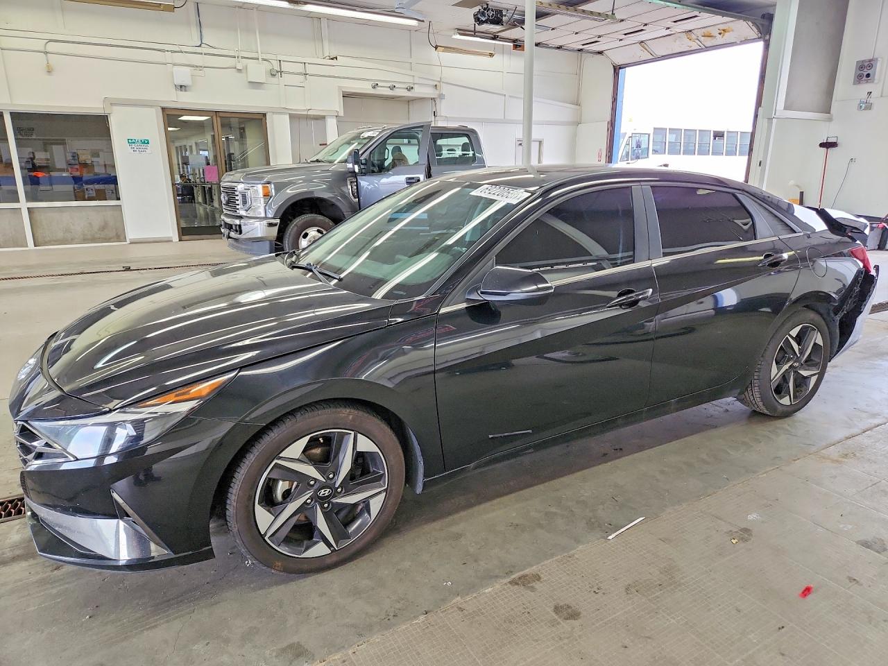 2021 HYUNDAI ELANTRA SEL w/ Premium Pkg — Front 3/4