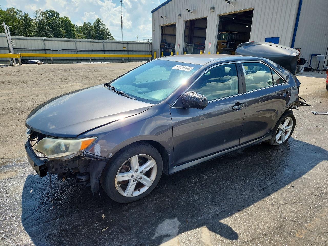 2013 TOYOTA CAMRY — Front 3/4