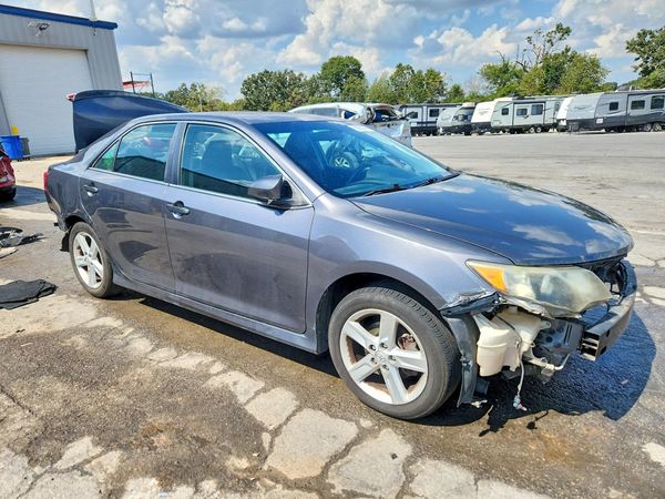 2013 TOYOTA CAMRY — Passenger 3/4