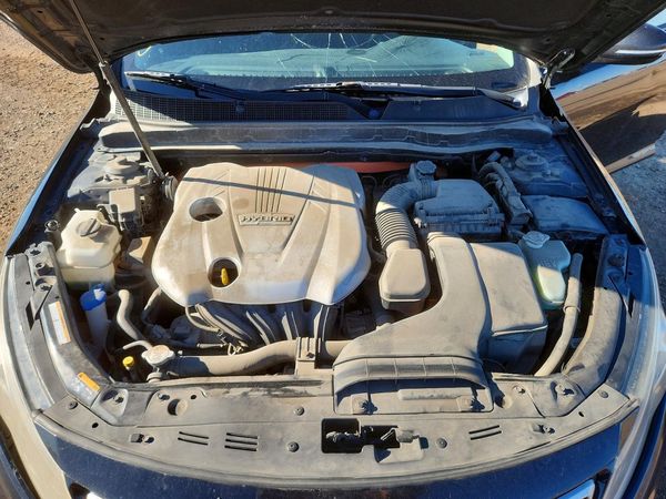 2013 KIA OPTIMA LX — Engine bay