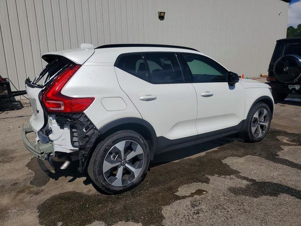 2026 VOLVO XC40 — PSRA
