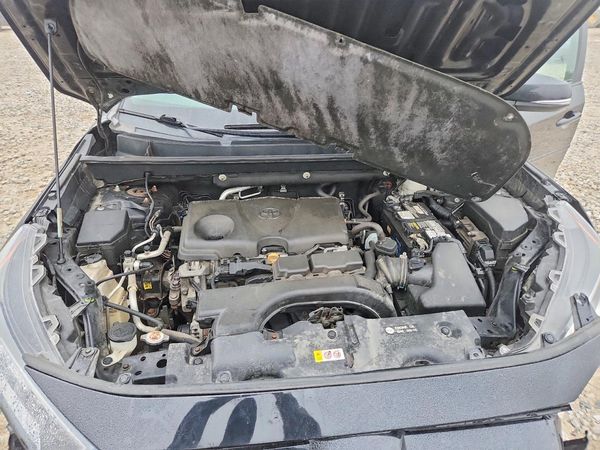 2020 TOYOTA RAV4 — Engine bay