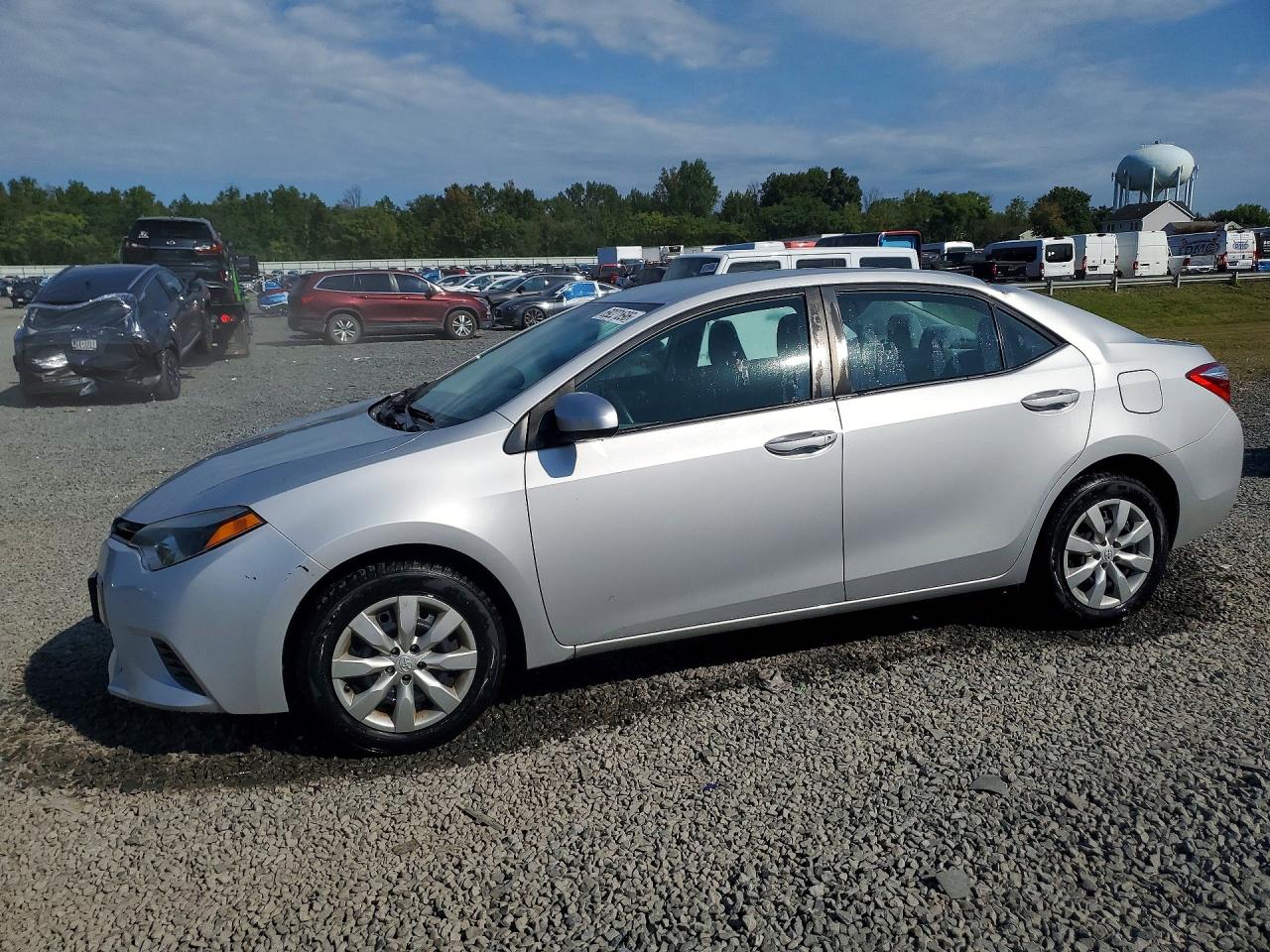2015 TOYOTA COROLLA — Front 3/4
