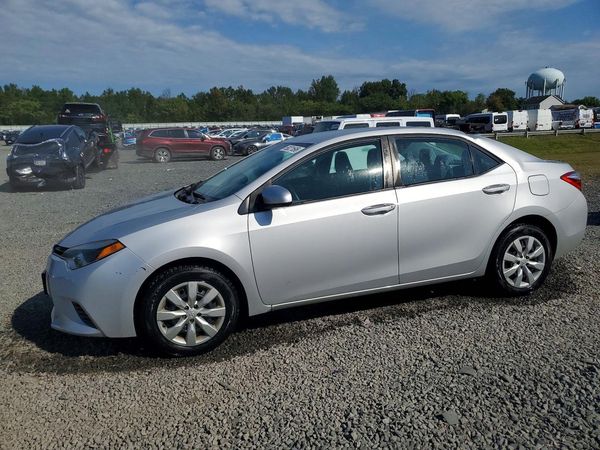 2015 TOYOTA COROLLA — Front 3/4